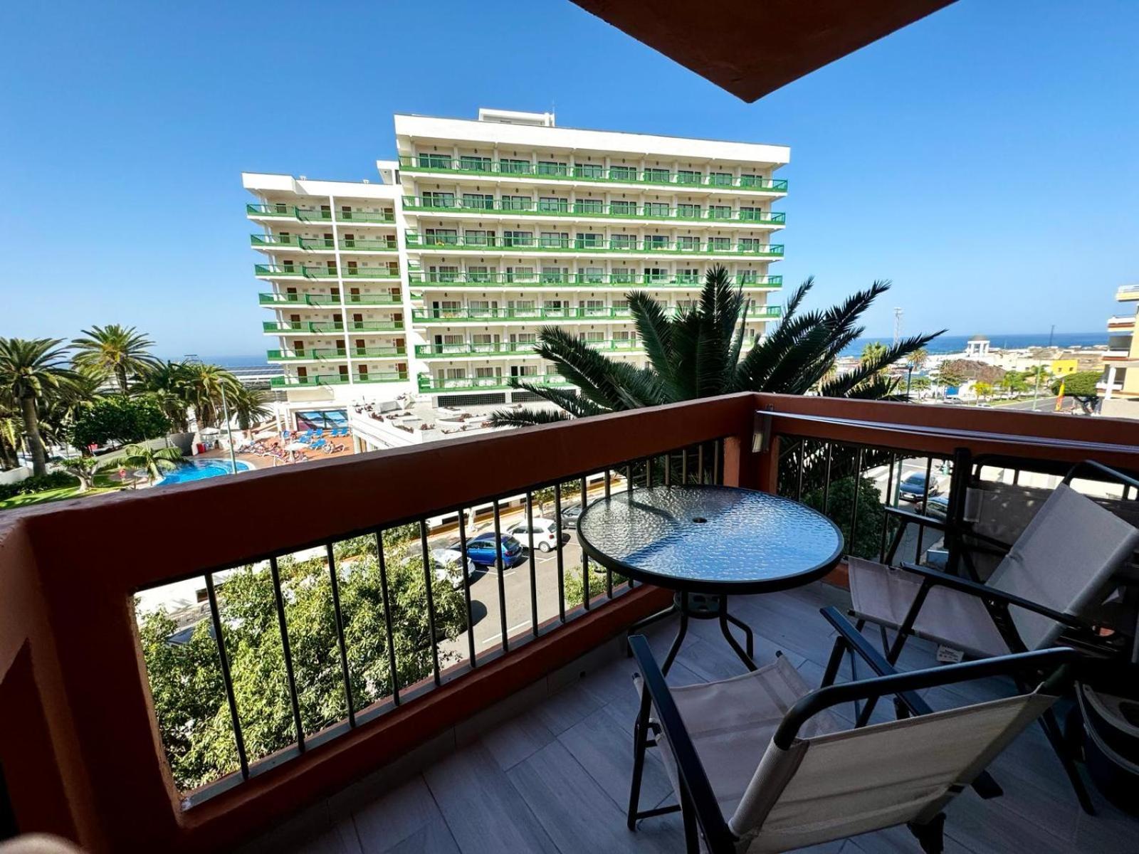 Apartment Ocean Breeze Oasis In