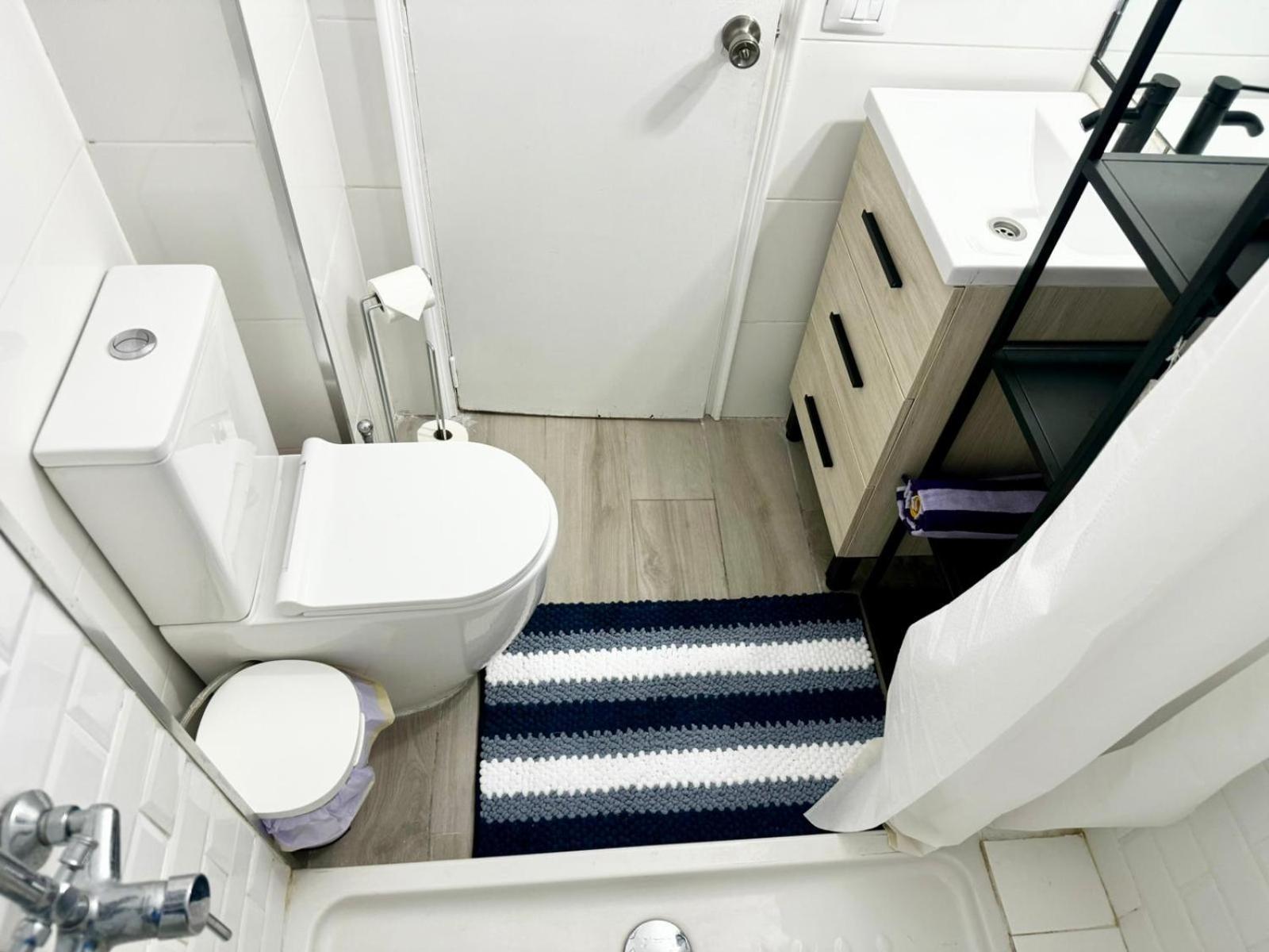 Apartment Ocean Breeze Oasis In